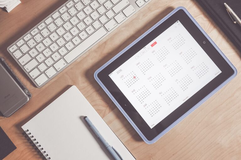Using Digital Calendars to Stay Organized Every Day